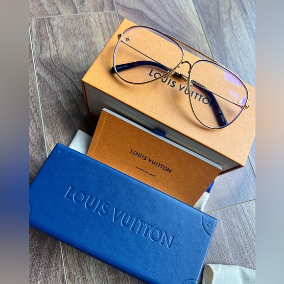 Louis Vuitton Glasses (LV Pilot Anti-Blue Light Glasses) - Picture 5 of 10